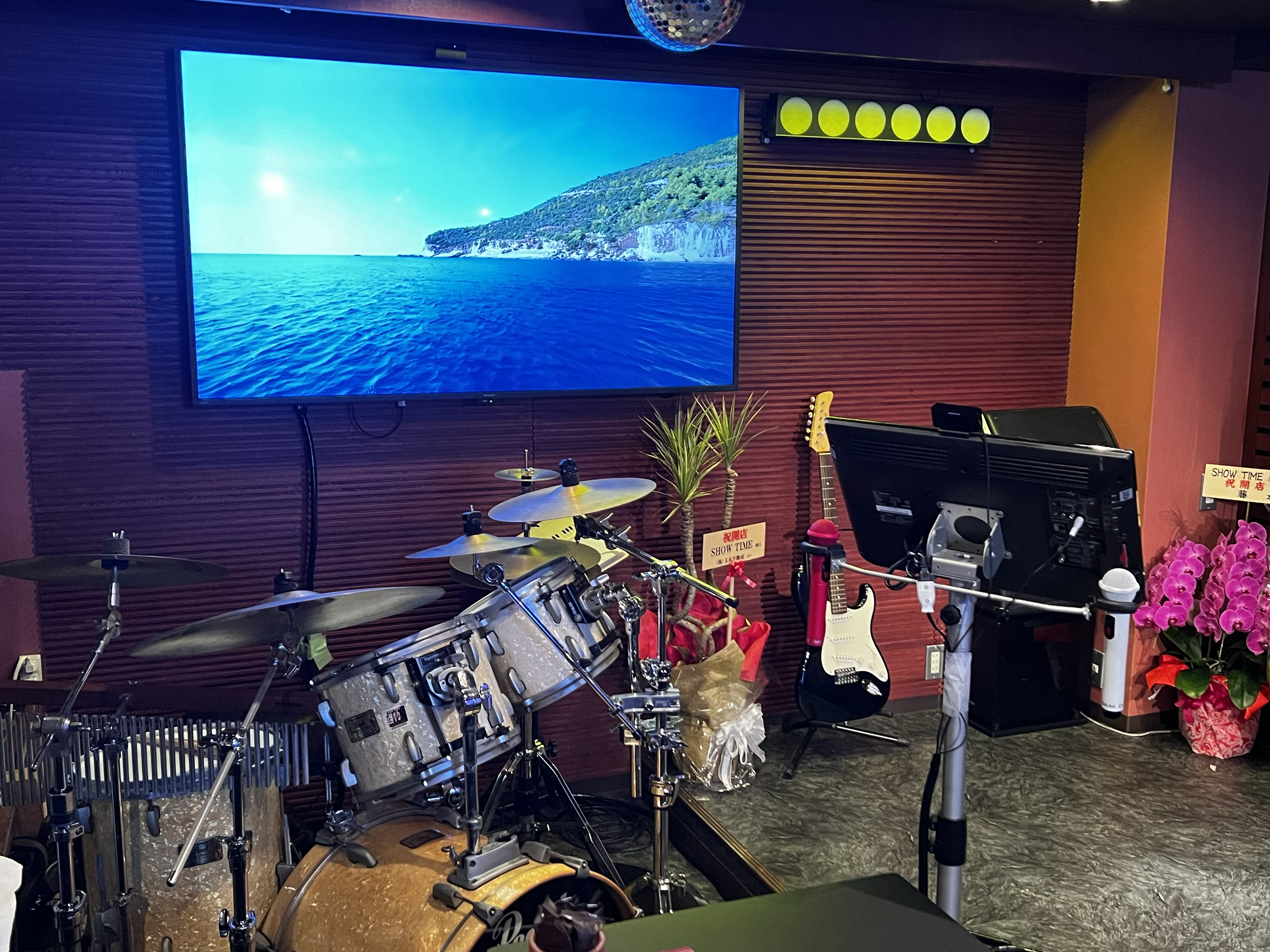 SHOW TIMEの店内・客席